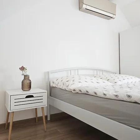 Downtown Loft Sturova Apartament *